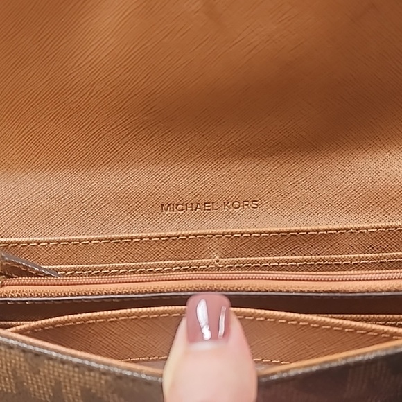 MK trifold wallet. - Picture 2 of 9